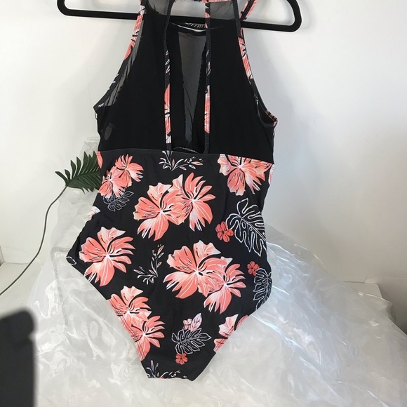 Tempt Me Women’s Large One Piece Floral Swimsuit! - Picture 4 of 4